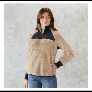 Lolë Women’s Yana Pullover in oatmeal/black.  NWT